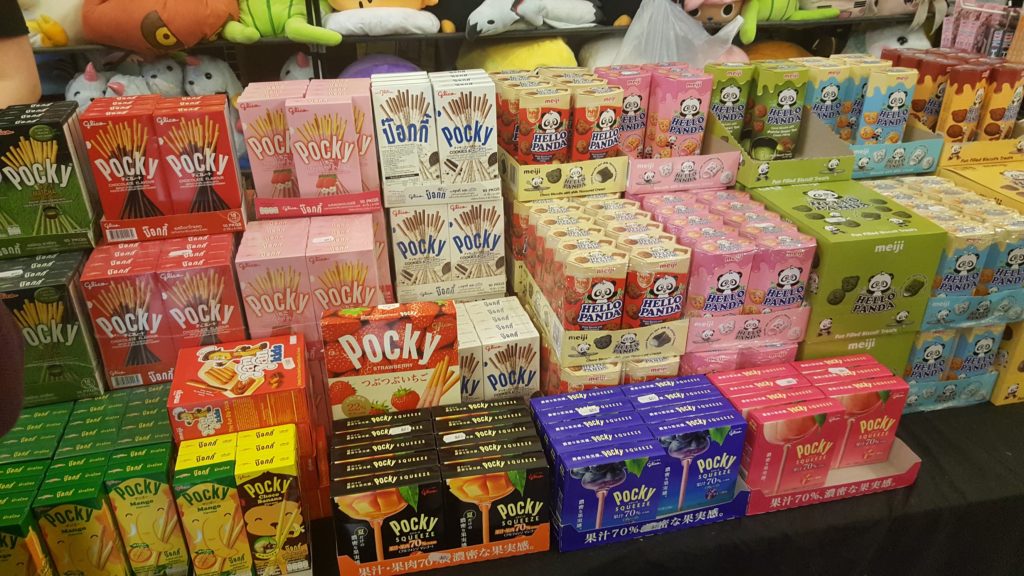 Auswahl an bunten, japanischen Süßigkeiten