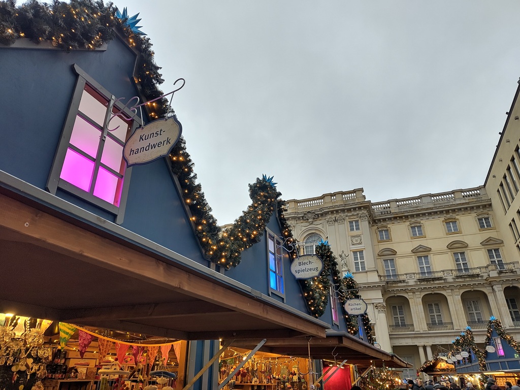Handwerksstände im Schlüterhof.