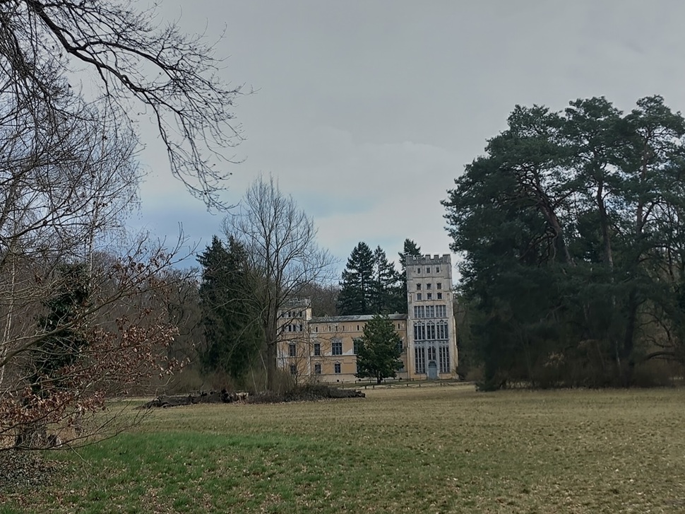 Kavaliershaus von weitem.